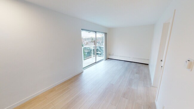 Photo du bâtiment - 4640 West 10th