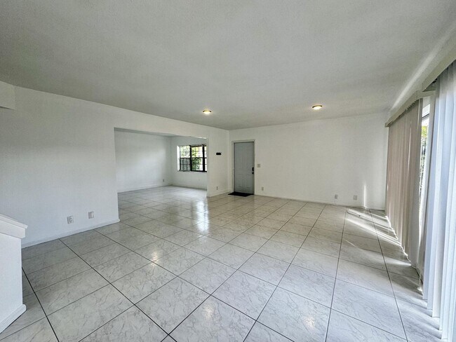 Building Photo - 120 Weybridge Cir
