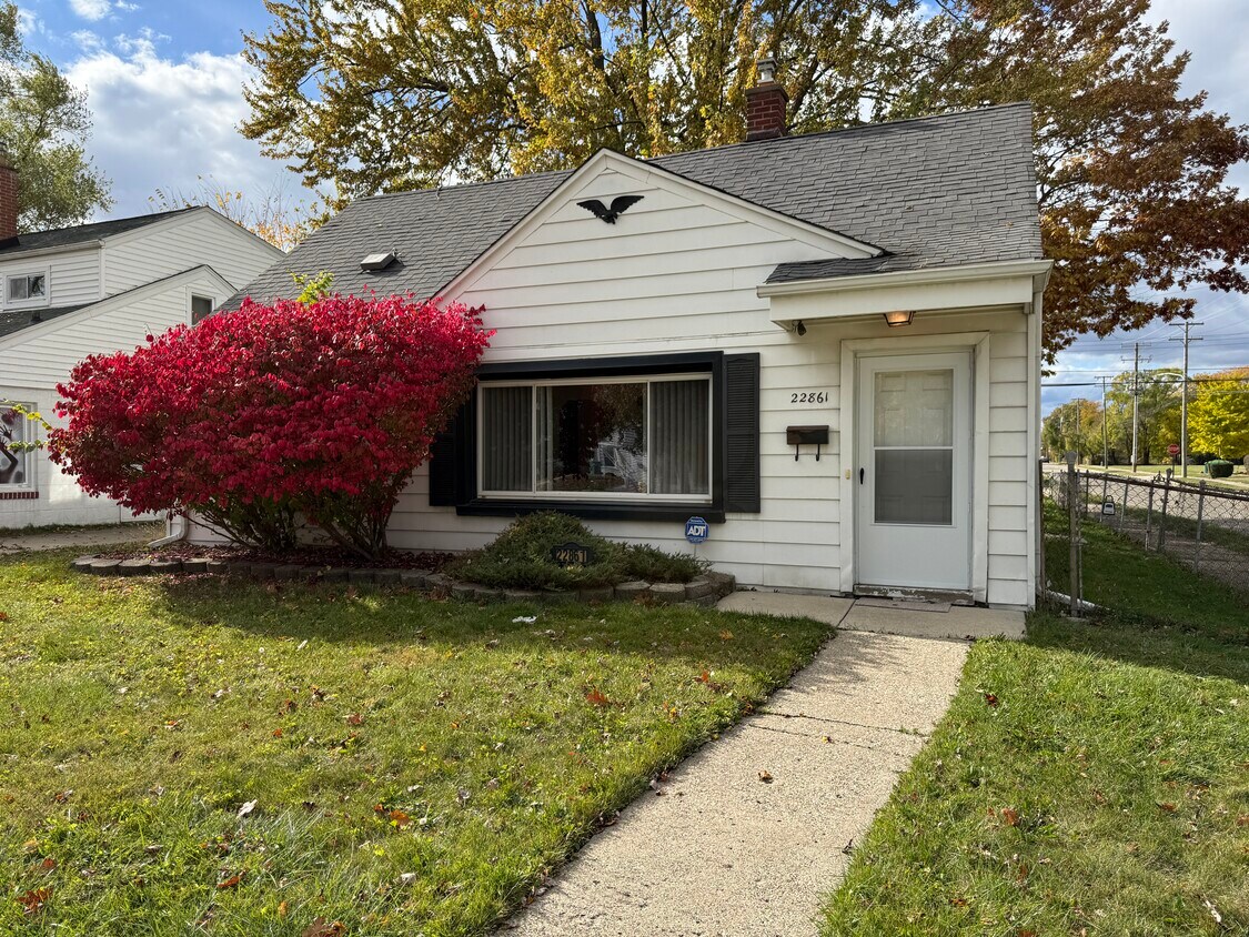 Primary Photo - 22861 Rosalind Ave