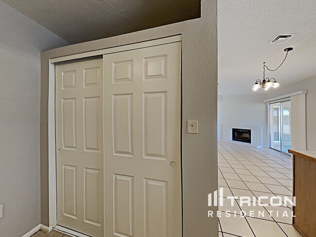 Building Photo - 11222 N 80th Dr