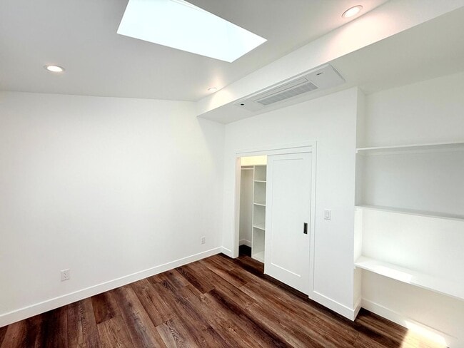 Building Photo - 10837 Fellows Ave