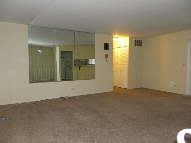 Building Photo - 6115 Kit Carson Dr