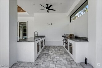 Building Photo - 5881 Sea Grass Ln