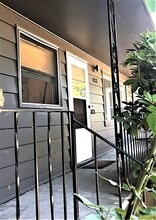 Building Photo - 831-835-835 SE 80th Ave
