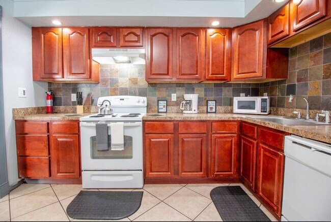 Foto del edificio - 5379 E Kaley St
