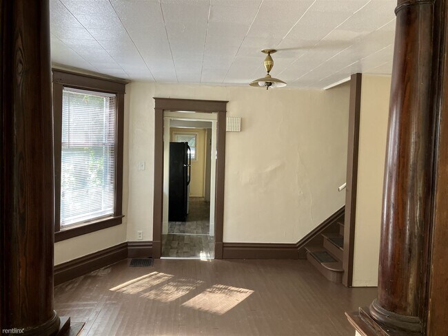 Building Photo - 3 br, 1 bath Duplex - 229 Douglas Ave Apt ...