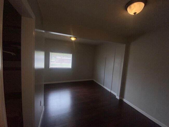 Foto del edificio - 587 Florida Ave SE