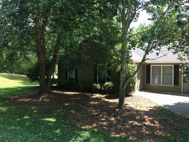Building Photo - 142 Fair Oaks Dr
