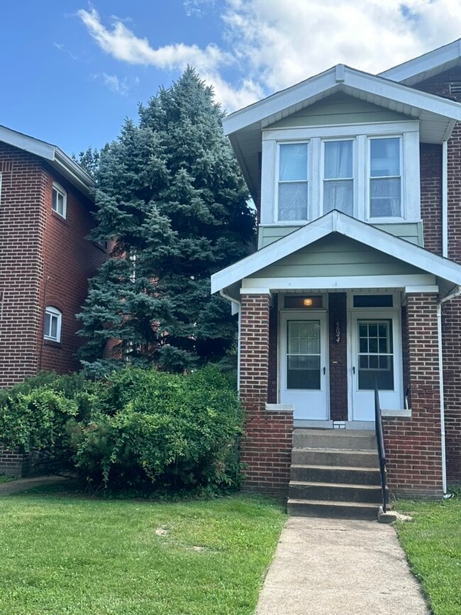 1st Floor Unit - 5044 Bancroft Ave