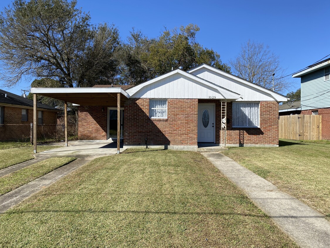 Foto principal - 1029 Terry St