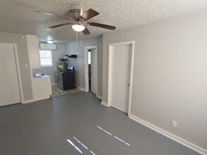 Building Photo - 3335 Tuam St