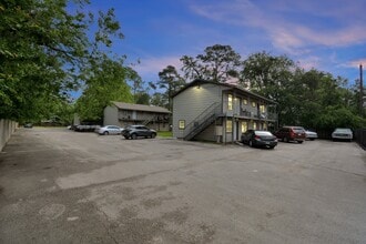 Building Photo - 9211 N Green River Dr