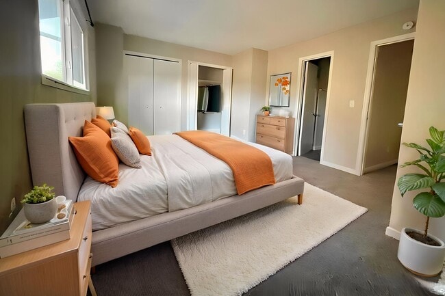 Photo - 219 N Race St Apartment