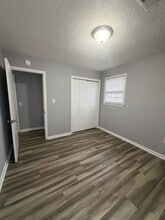 Building Photo - 4446 Farmwood St