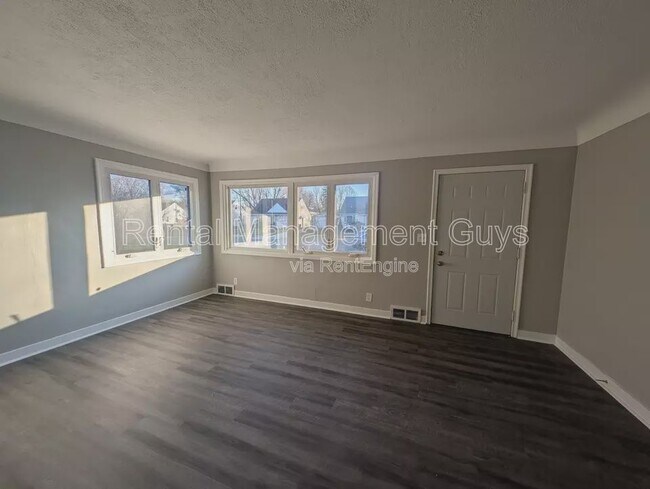 Building Photo - 1093 Breen St