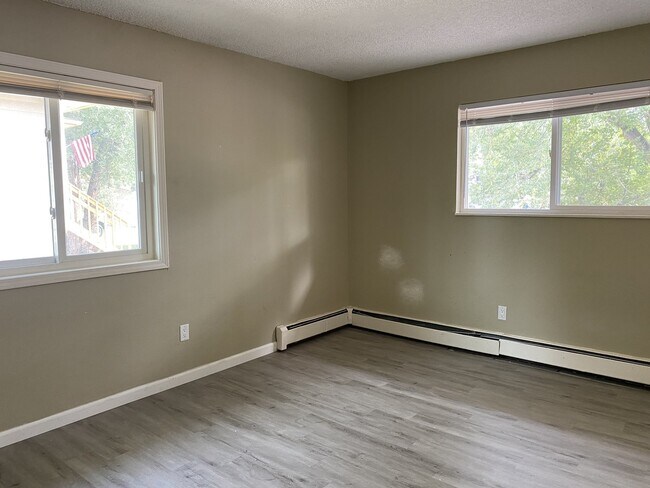Foto del edificio - Swope Duplex - Upper