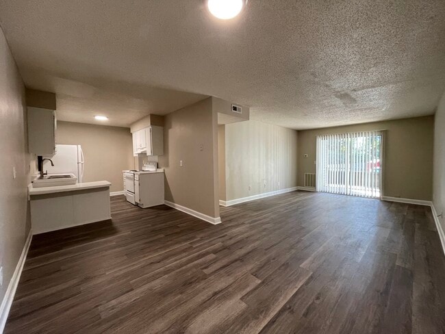 Loblolly Kitchen, Dining and Living Room - Columbia Rising