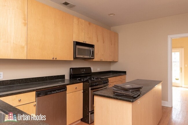 Building Photo - 728 N Willard Ct