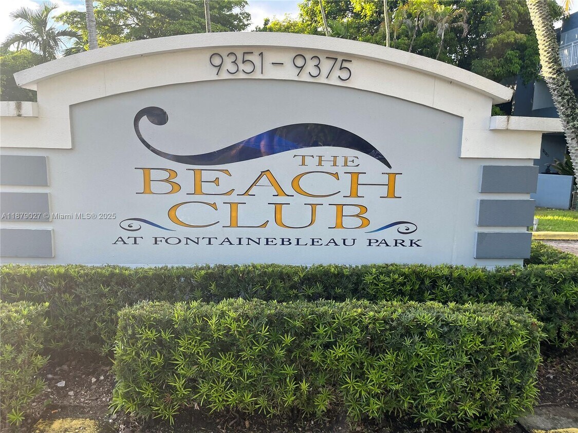 Foto principal - 9365 Fontainebleau Blvd