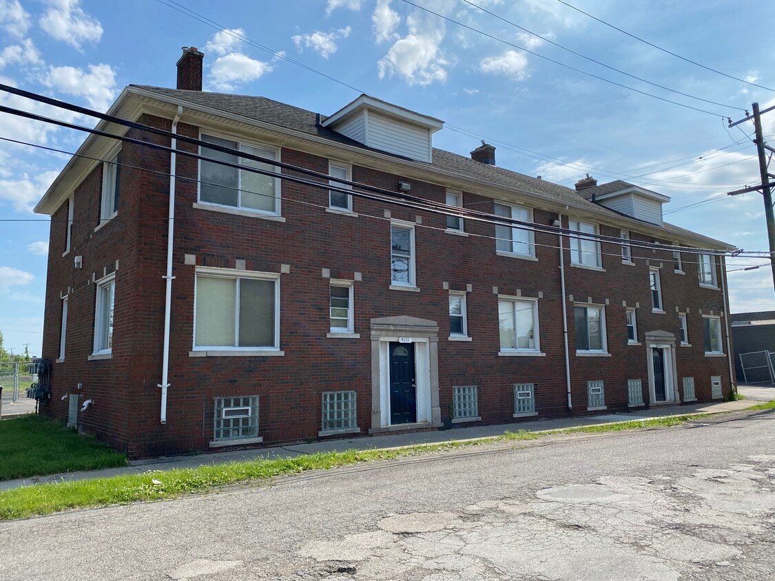 Building Photo - 4113 Midland St