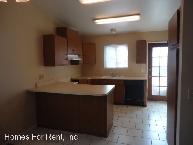 Building Photo - 3 br, 2 bath House - 2235 W. Harold Ct
