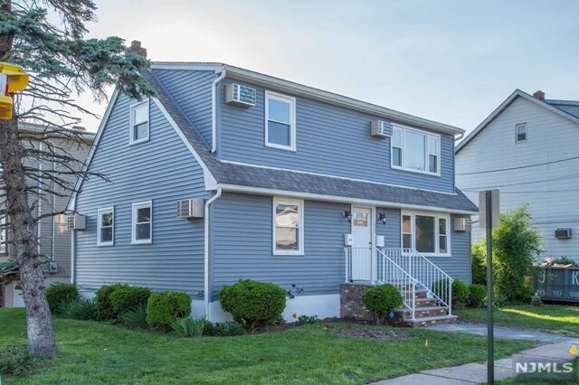 Primary Photo - 228 Elm St