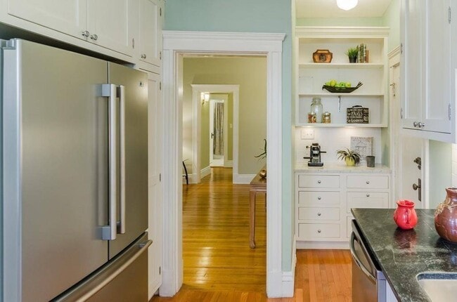 Building Photo - 226 Jamaicaway