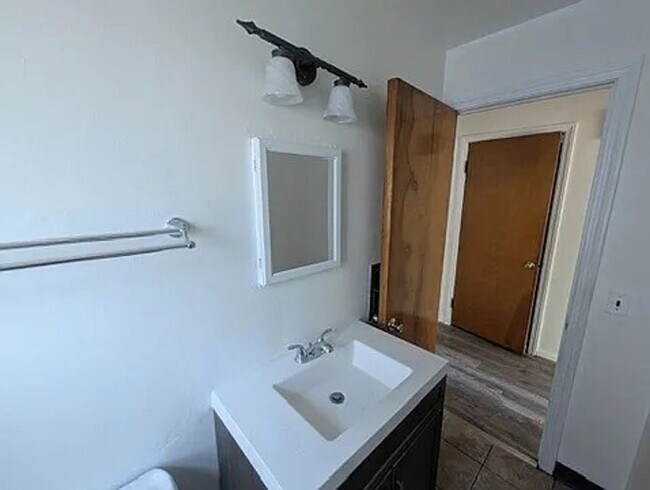 Foto del edificio - 3864 E 154th St