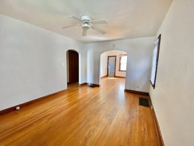 Building Photo - Beautifully Maintained Covington Single Fa...