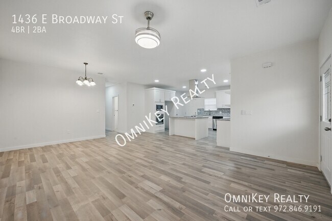 Foto del edificio - 1436 E Broadway St