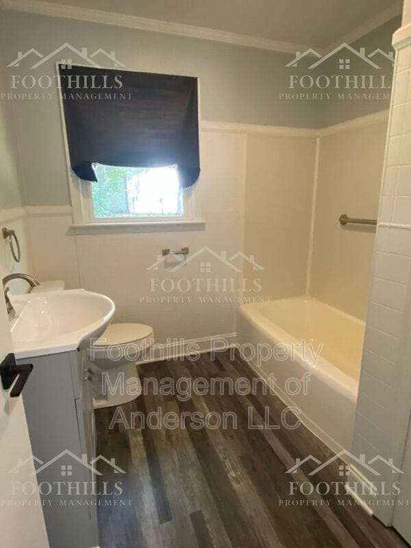 Foto del edificio - 3315 Berry Ln