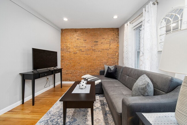 Building Photo - 348 North St