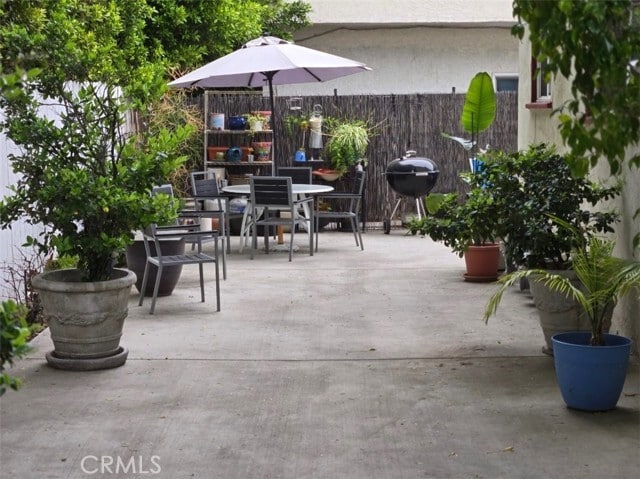 Foto del edificio - 4949 Coldwater Canyon Ave
