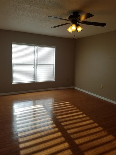 Foto del edificio - Spacious 4 bedroom, 2.5 bathroom house in Poinciana