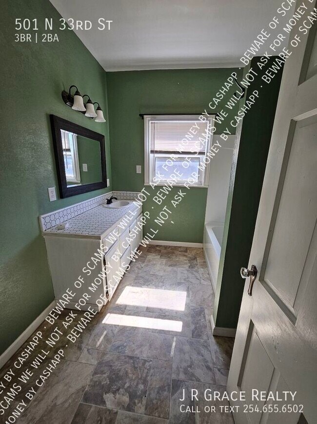 Building Photo - 501 N 33rd St