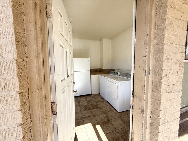 Foto del edificio - 834 Malvern Ave