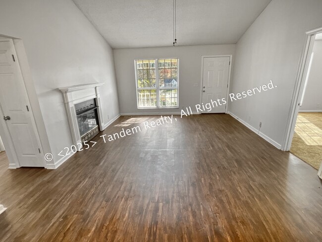 Foto del edificio - 1412 Woodchimes Ct