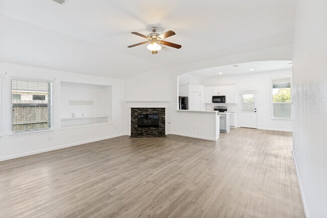 Foto del edificio - 5224 McGrath Dr
