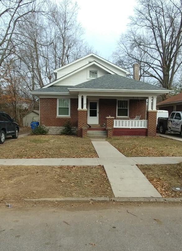 Primary Photo - 119 Suburban Ct