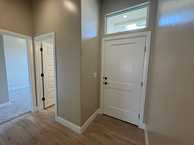 Foto del edificio - 3 Bed 2 Bath Townhome In Hurricane