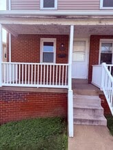 Building Photo - 1407 Elm St