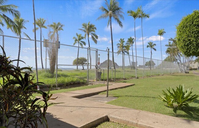 Foto del edificio - 85-175-175 Farrington Hwy
