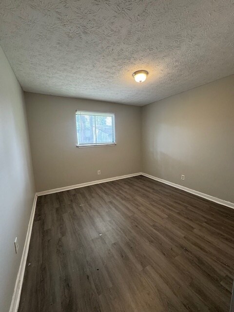 Foto del edificio - 927 Applewood Ln