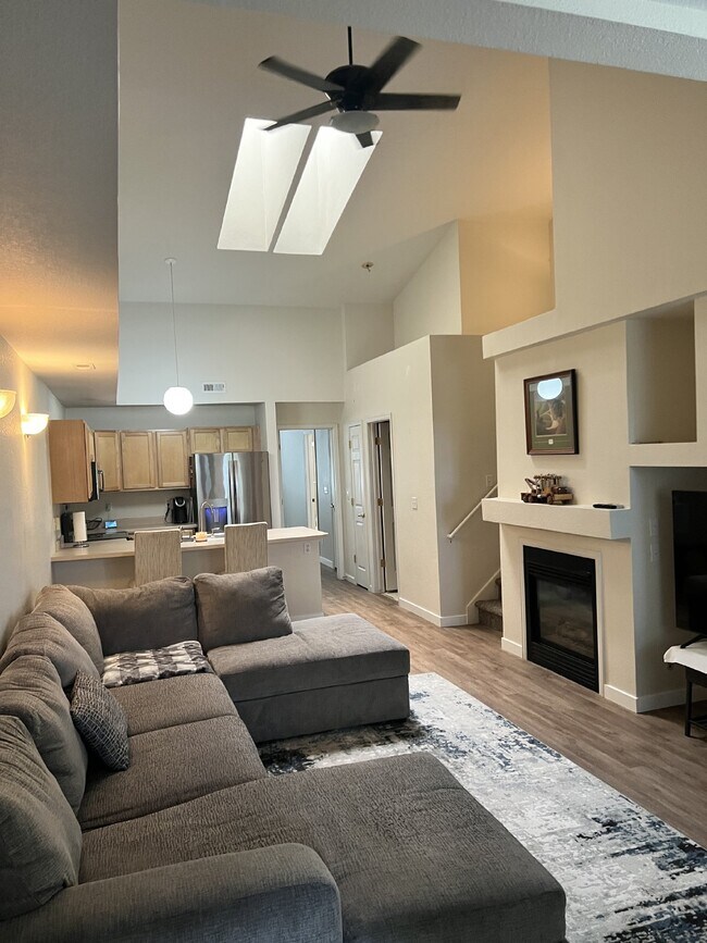 Foto del edificio - Available March!  Beautiful Condo in Steeplechase!