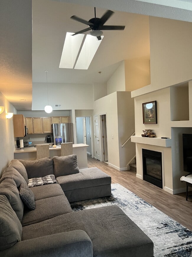 Building Photo - Available March!  Beautiful Condo in Steeplechase!