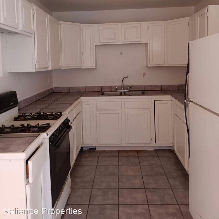 Building Photo - 2 br, 1 bath House - 813 E Fredricks Street