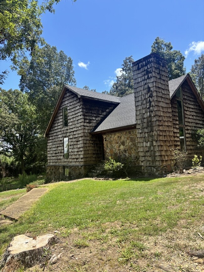 Building Photo - 1632 MS-178