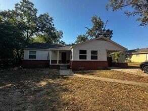 Building Photo - 114 Suzanne Dr