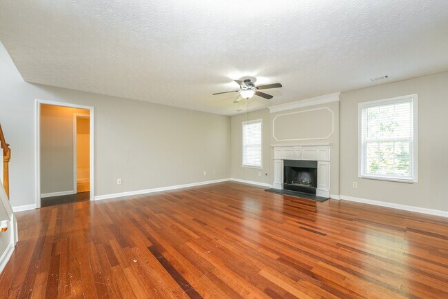 Building Photo - 1035 Paper Creek Dr SE