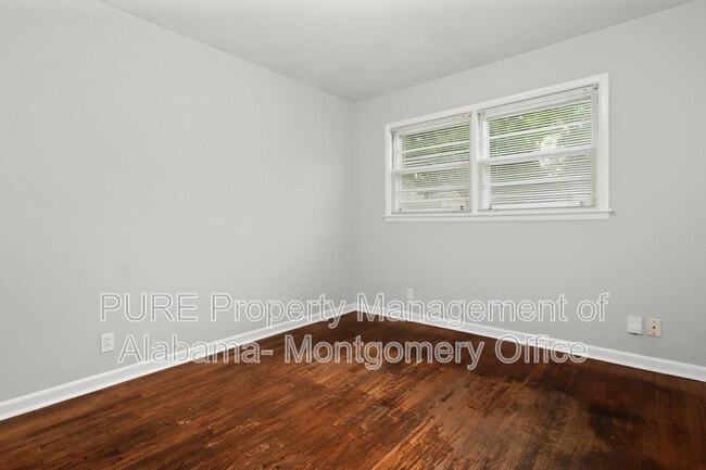 Foto del edificio - 4332 Sussex Dr